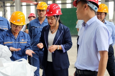 肖平調(diào)研精細(xì)化工園區(qū)基礎(chǔ)設(shè)施建設(shè)及企業(yè)環(huán)保問題整改等工作